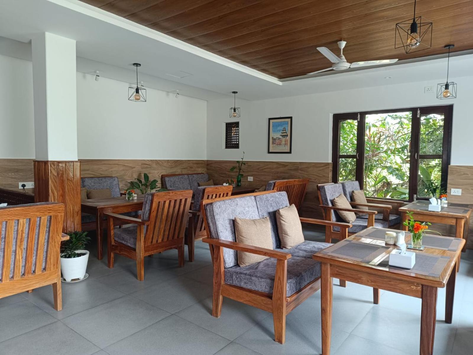 The Mountain House Hotel Pokhara Exterior foto