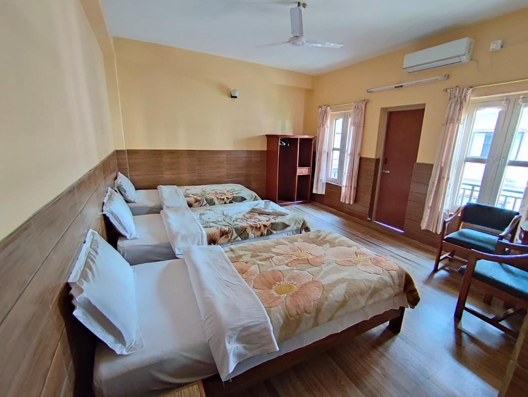 The Mountain House Hotel Pokhara Cameră foto
