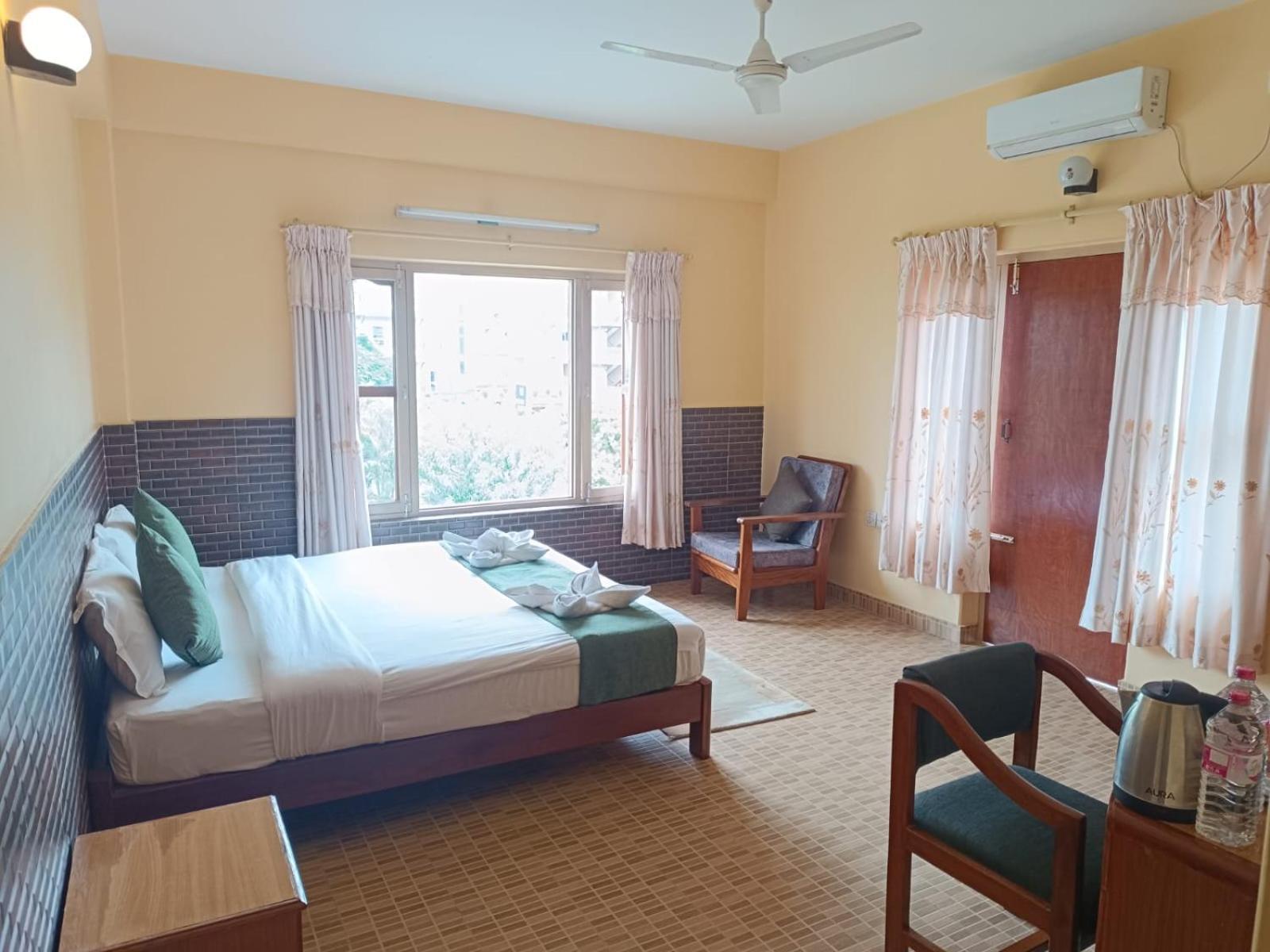 The Mountain House Hotel Pokhara Exterior foto