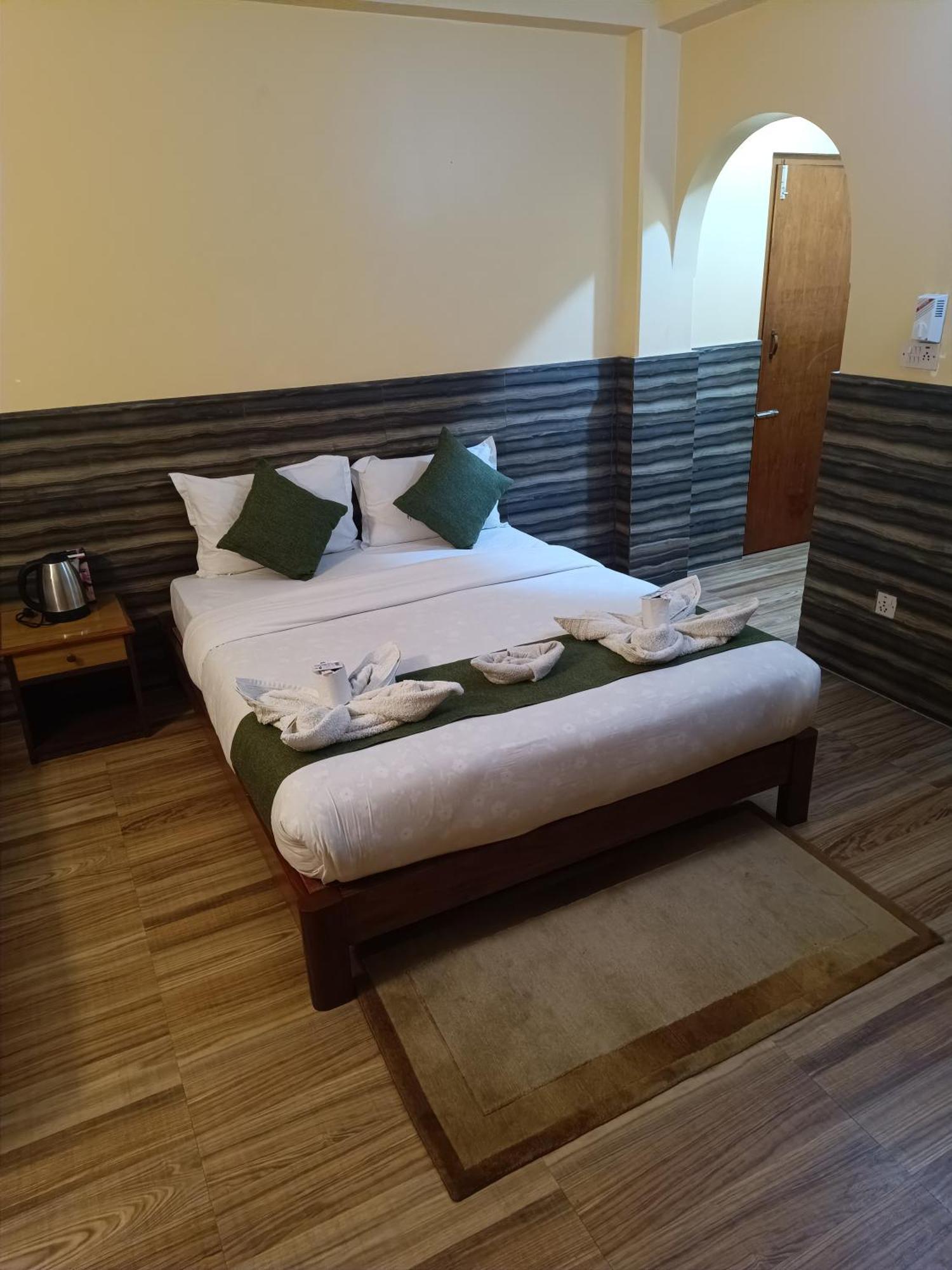 The Mountain House Hotel Pokhara Exterior foto