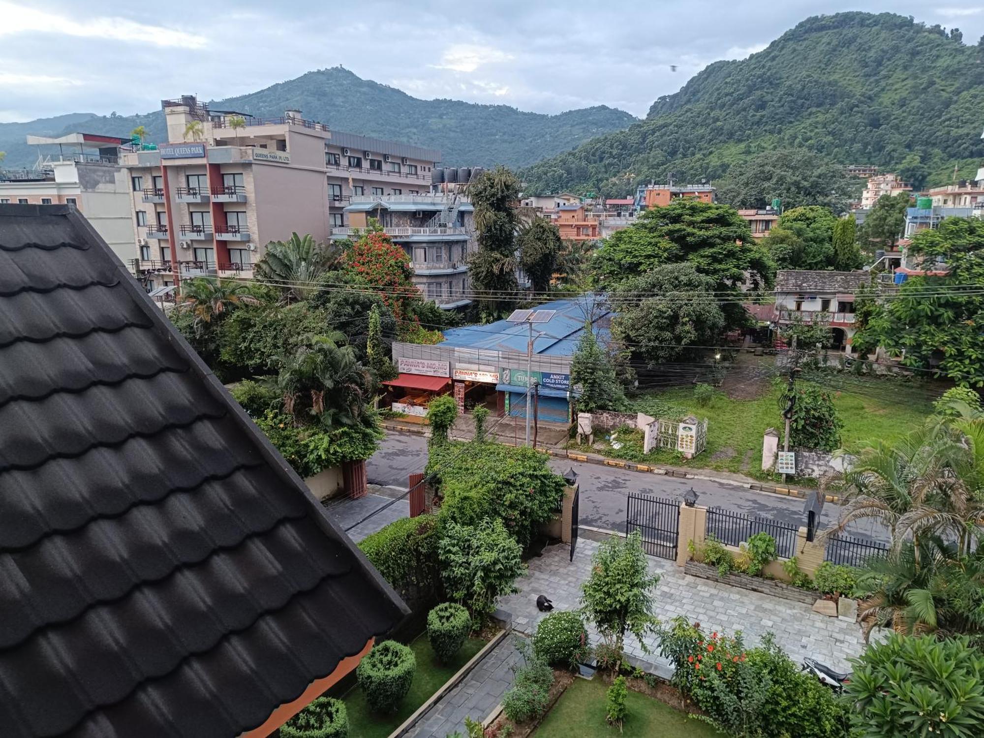 The Mountain House Hotel Pokhara Exterior foto